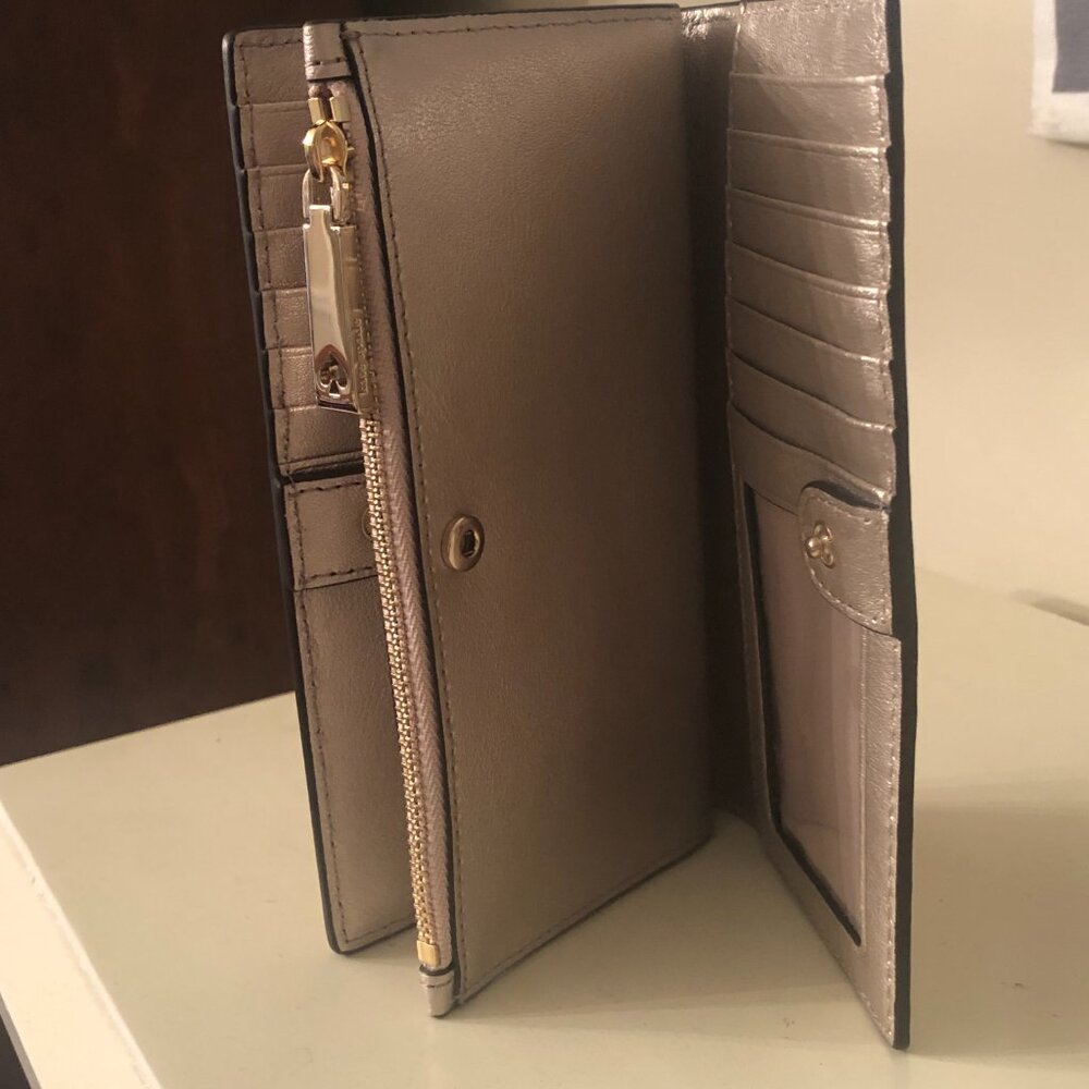 KATE SPADE PINK LEATHER SCALLOP WALLET ~ LARGE ~ 14 CARD SLOTS ~ GOLD INTERIOR - Picture 5 of 10